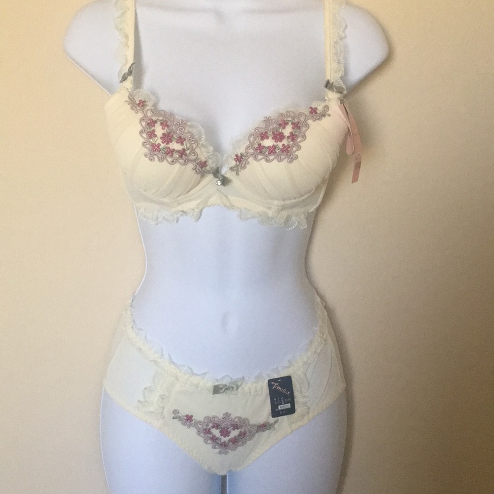 Bra and panty set
